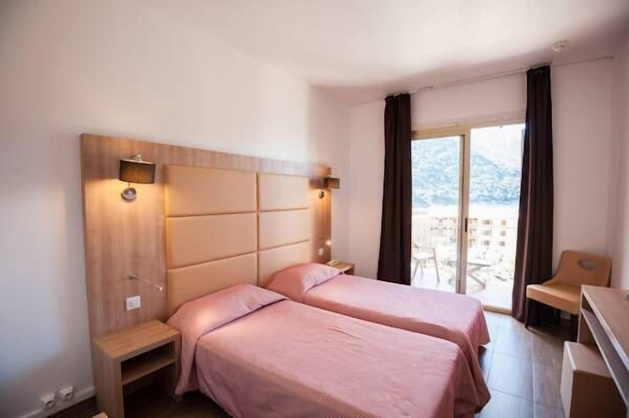 Kalliste Hotel 3*